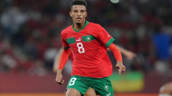 الرغبة الأولى للدولي المغربي عز الدين أوناحي لاعب وسط أنجيه الفرنسي تحسم قرار انتقاله إلى فريقه الجديد