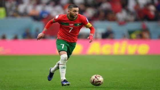 الدولي المغربي حكيم زياش لاعب تشيلسي في صفقة ثلاثية قياسية بتمويل سعودي