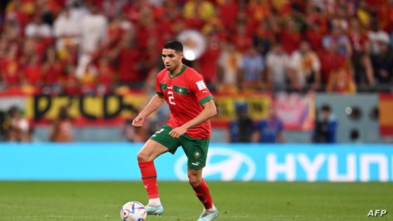 Morocco's defender #02 Achraf Hakimi controls the ball during the Qatar 2022 World Cup round of 16 football match between Morocco and Spain at the Education City Stadium in Al-Rayyan, west of Doha on December 6, 2022. (Photo by Kirill KUDRYAVTSEV / AFP)
