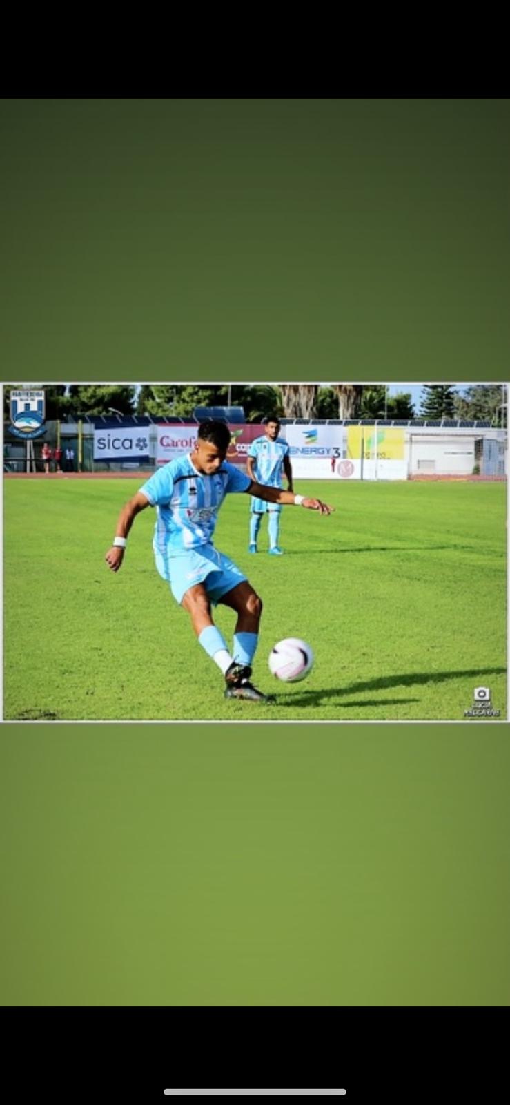 أيمن عشيق المهاجم المغربي أيمن عشيق:&Quot; أحلم بالانتقال إلى ميلان الإيطالي واللعب مع المنتخب الوطني المغربي&Quot;