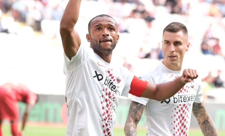 الدولي المغربي أيوب الكعبي بدون فريق و قرار النادي قد يبعده عن المنتخب الوطني المغربي