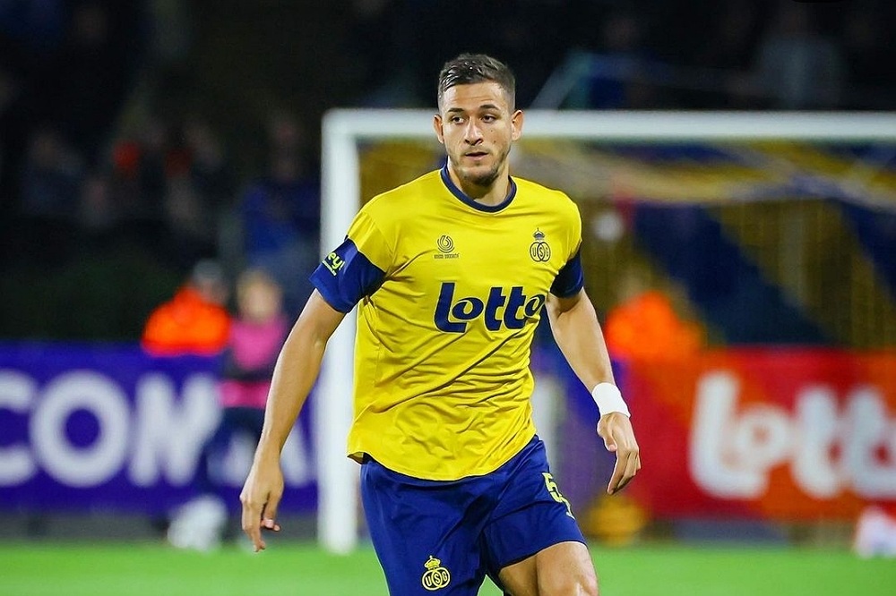 وليد الركراكي يحسم في المناداة على اللاعب إسماعيل قندوس مدافع سان غيلواز البلجيكي لخوض مباراة المنتخب الوطني المغربي المرتقبة الشهر الجاري أمام المنتخب البرازيلي.