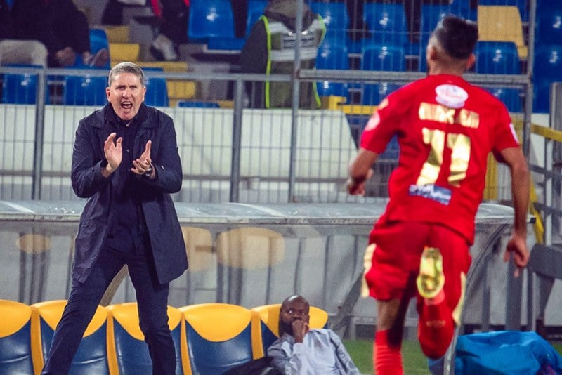 مدرب الوداد الرياضي خوان كارلوس غاريدو يتخلى عن مهاجم الفريق الأحمر و اللاعب يغادر النادي