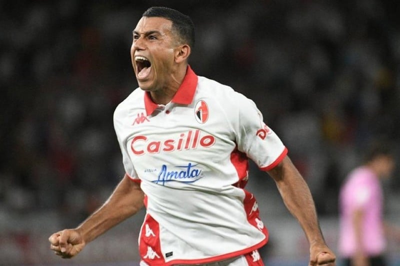 الدولي المغربي الدولي المغربي وليد شديرة لاعب فريق باري يقترب من مغادرة فريقه الحالي إلى الدوري الانجليزي الممتاز