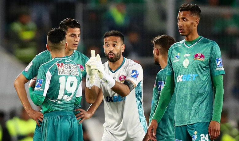 الرجاء الرياضي إدارة نادي الرجاء الرياضي تصدر قرارا مفاجئ بخصوص عقود للاعبيها الحاليين للحد من الرحيل