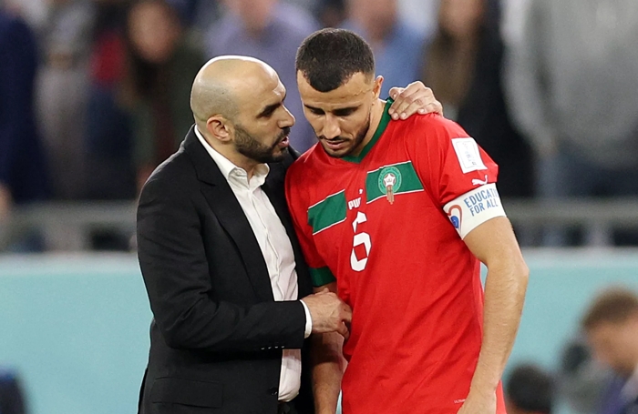 تجربة عميد المنتخب الوطني المغربي رومان سايس تنتهي واللاعب يقترب من الاعلان عن القرار النهائي