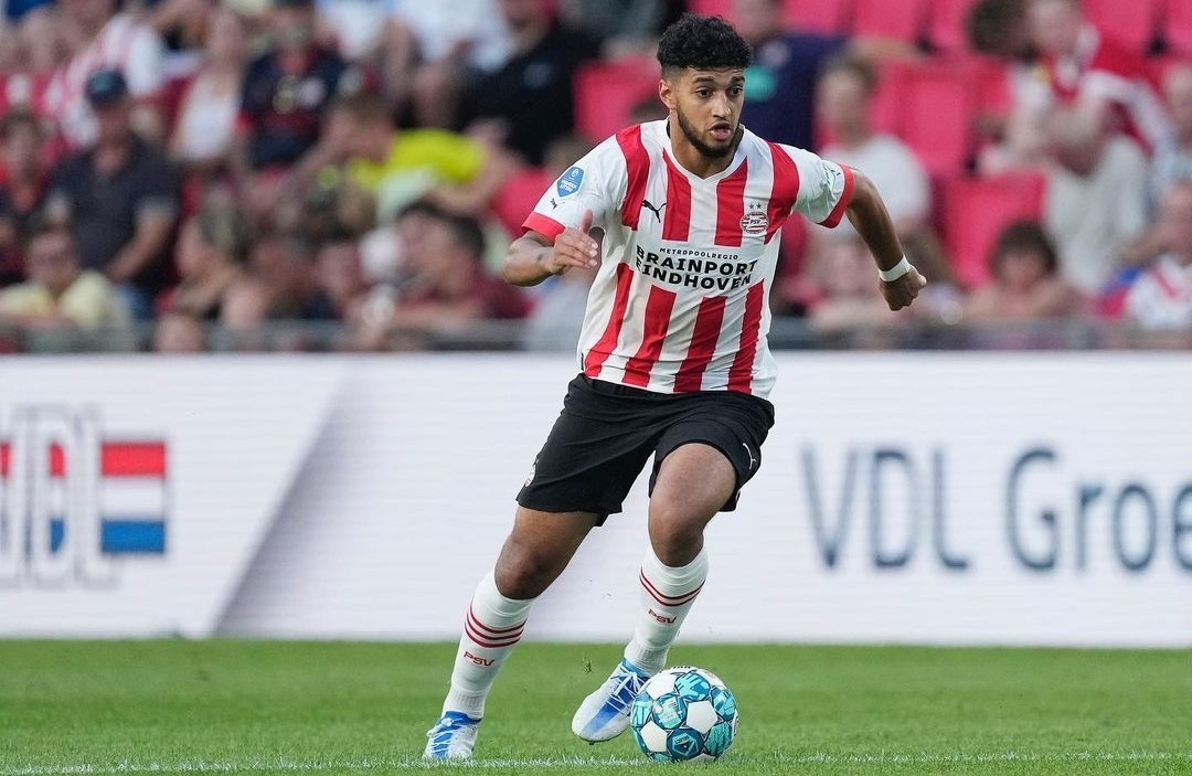 إدارة نادي ايندهوفن الهولندي ترفض قرار اللاعب إسماعيل الصيباري بعد العودة من المنتخب الوطني المغربي