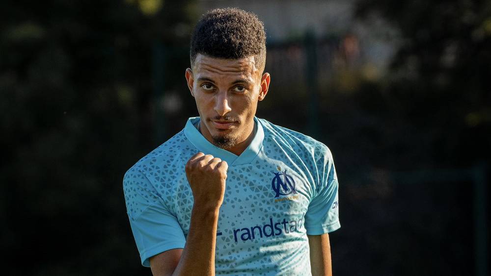 الدولي المغربي عز الدين أوناحي لاعب أولمبيك مارسيليا الفرنسي يسعد أنصار نادي الجنوب و المنتخب الوطني المغربي