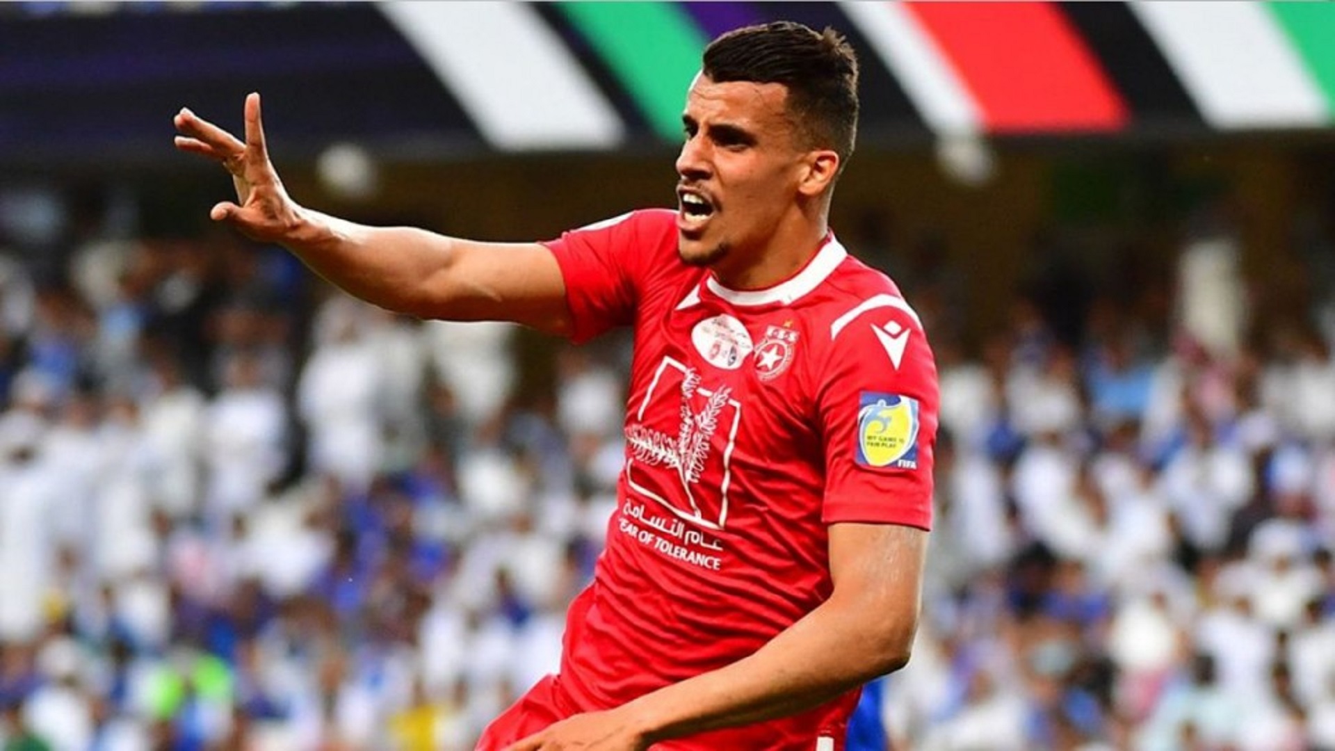 الناصيري يرفض ضم مهاجم الجزائر للوداد و محمد بودريقة يتدخل لحسم الصفقة لصالح نادي الرجاء الرياضي