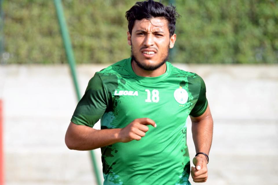 المهاجم عبد الإله الحافيظي يورط نادي الرجاء الرياضي و بودريقة يفشل في مفاوضاته