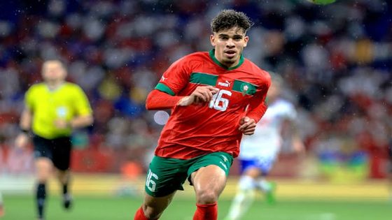الدولي المغربي عبد الصمد الزلزولي جناح برشلونة الإسباني بديل الفرعون المصري محمد صلاح