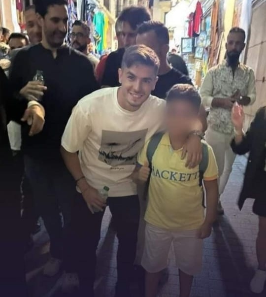 مهاجم ريال مدريد الإسباني إبراهيم دياز يحمل قميص المنتخب الوطني المغربي