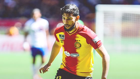قرار نادي الترجي الرياضي التونسي يحسم مسألة تعاقد الرجاء الرياضي مع لاعب الوسط المغربي صابر بوغرين
