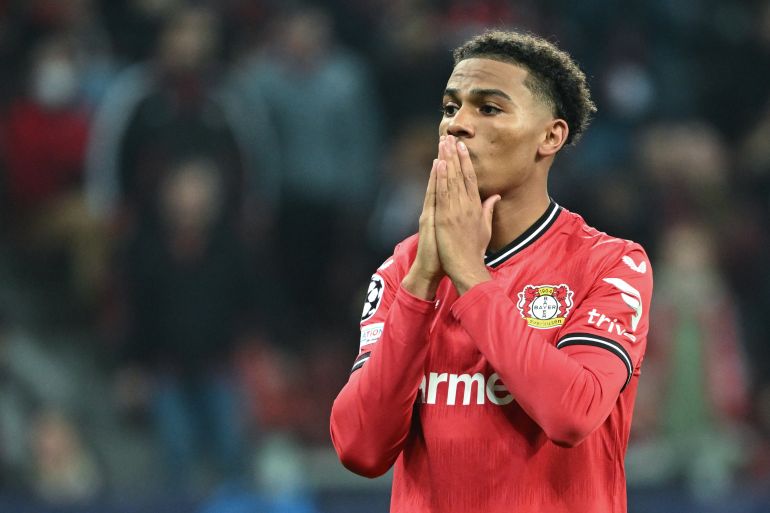 المدرب المغربي مهاجم باير ليفركوزن الألماني آمين عدلي يورط المدرب المغربي وليد الركراكي في كأس أفريقيا المقبلة