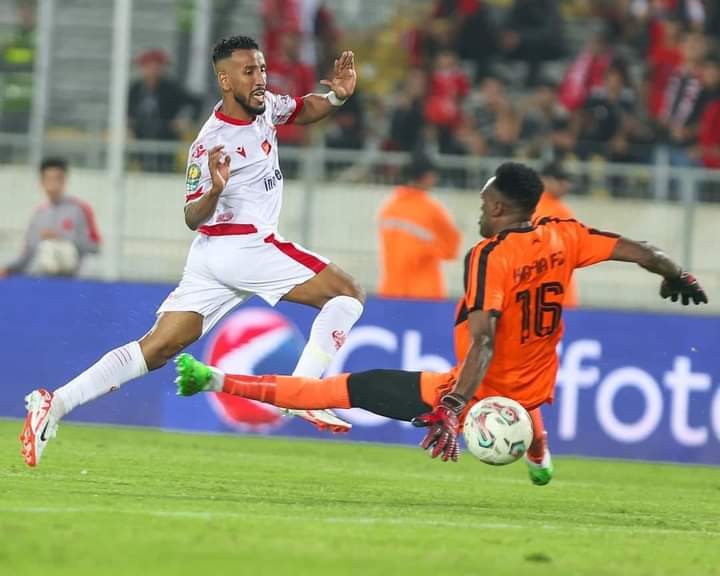 رد الليبي حمدو الهوني، لاعب الوداد، الجميل إلى مدربه عادل رمزي، الذي اختاره ضمن التشكيل الأساسي لمباراة هافيا كوناكري الغيني، بهز شباك الضيوف. الليبي حمدو الهوني لاعب الوداد الرياضي يرد على قرار مدربه عادل رمزي