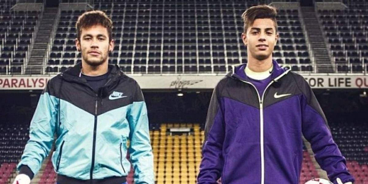 البرازيلي نيمار يقدم أكبر عرض للمهاجم  هاشم مستور لاعب نادي اتحاد تواركة