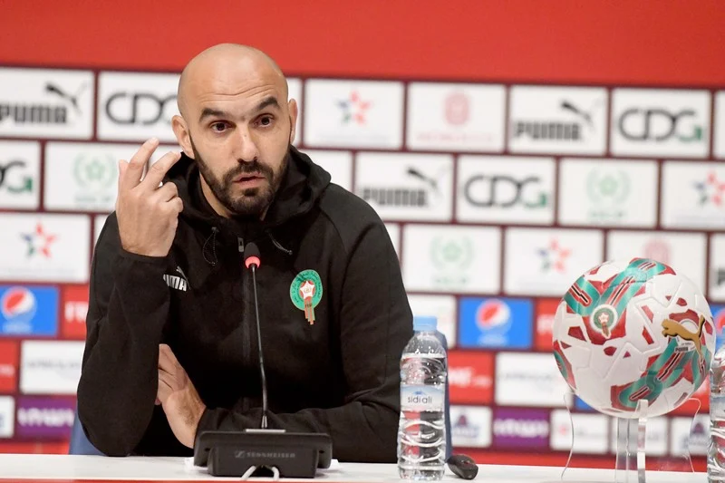الركراكي مدرب منتخب المغرب وليد الركراكي يتخذ خطوة مفاجئة قبل 24 ساعة فقط من المواجهة الحاسمة ضد منتخب تنزانيا