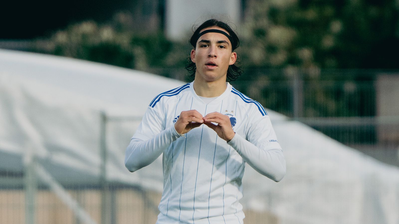 نجم نادي إف سي كوبنهاغن الدنماركي نوح سحساح بالمنتخب المغربي