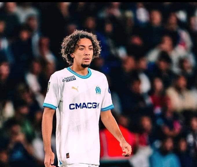 المدرب الإيطالي جينارو غاتوزو يمنح فرصة تاريخية لنجم المنتخب الوطني المغربي الجديد لخلافة عز الدين أوناحي