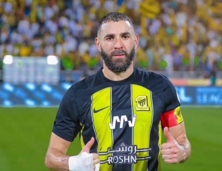 إتحاد جدة السعودي بنزيما &Quot;عالق&Quot; في &Quot;جزر الموريشيوس&Quot; ومدرب الاتحاد يقرر استبعاده من معسكر الفريق في دبي