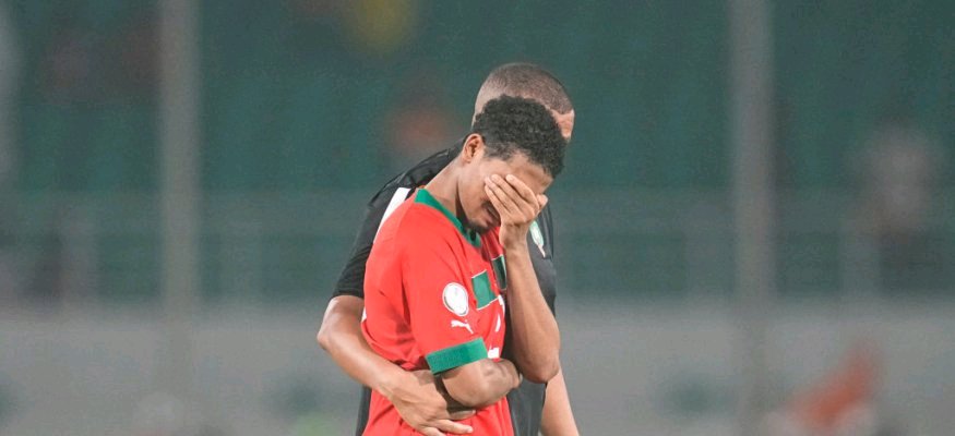 أحداث غير متوقعة في غرفة ملابس المنتخب المغربي والمدرب وليد الركراكي يتدخل