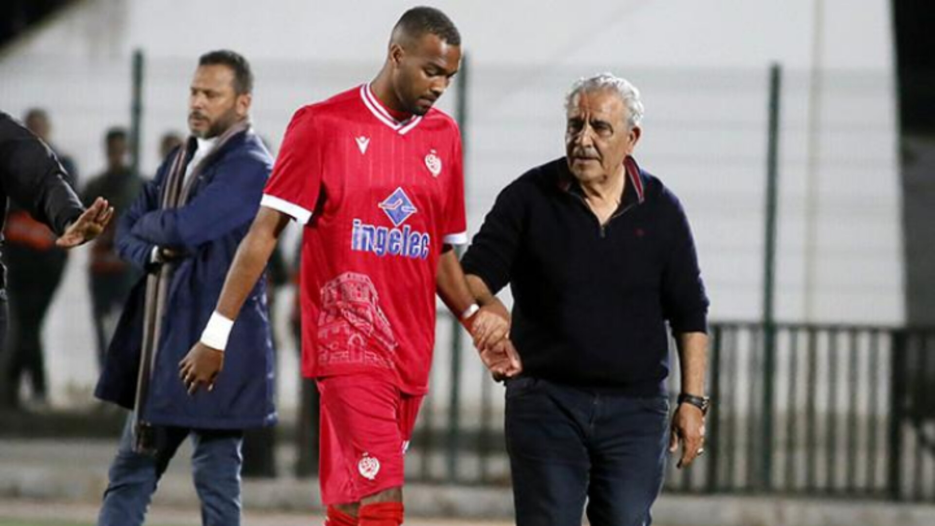 التونسي فوزي البنزرتي يرد على قرار فريق الوداد الرياضي بالأفضل
