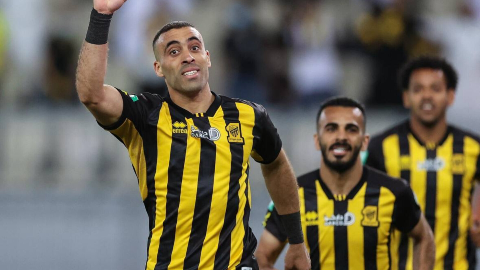 الدولي المغربي عبد الرزاق حمد الله يتعرض للخيانة