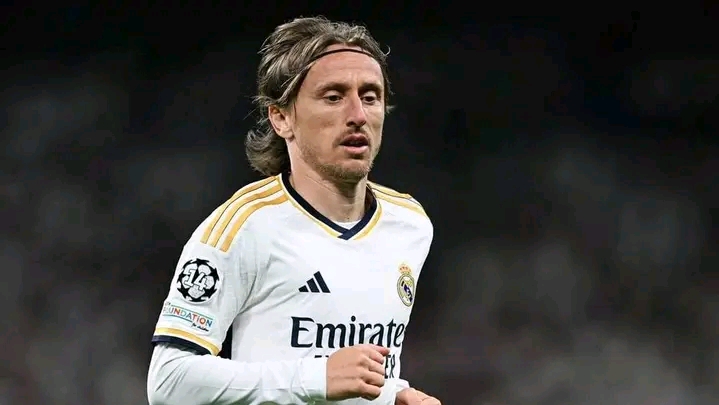 ريال مدريد الإسباني مع اقتراب نهاية عقده مع الريال.. مودريتش يرغب بالبقاء في &Quot;البيرنابيو&Quot; ويقبل بلعب &Quot;دور ثانوي&Quot;