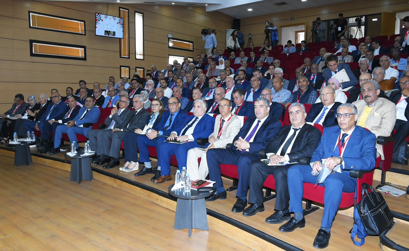 فعاليات اليوم الدراسي :''رهانات وإكراهات وأفاق تنمية الرياضة ذات المستوى العالي بالمغرب''.
