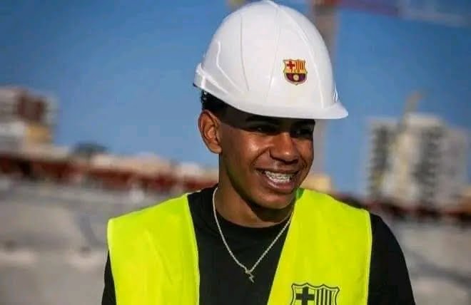 برشلونة &Quot;المهندس أمين..&Quot; صور أمين جمال في &Quot;الكامب نو&Quot; تثير حماسة جماهير برشلونة