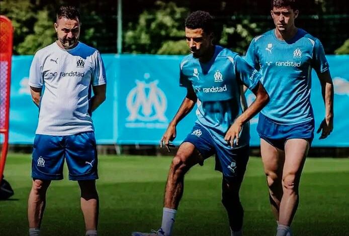 عزالدين أوناحي يغادر مارسيليا الفرنسي و الفريق يسحم انتقاله إلى الدوري السعودي