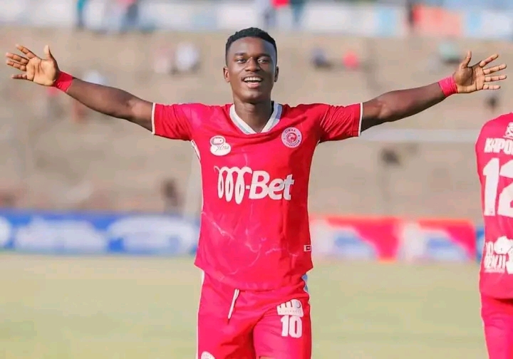 السينغالي بابا أوسمان ساخو يوقع عقد إنضمامه لنادي الرجاء الرياضي