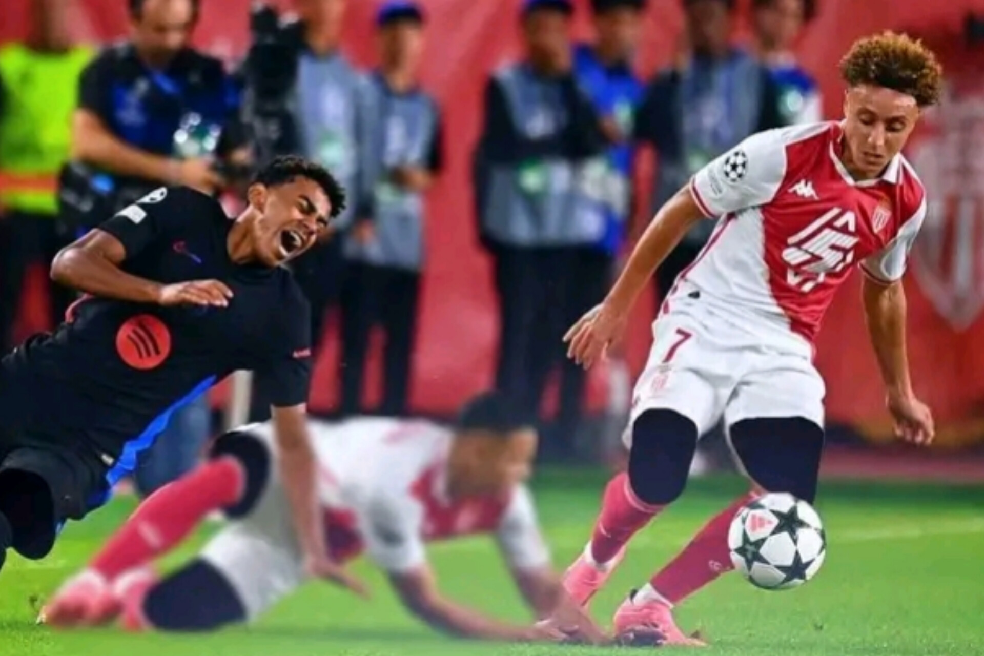 الدولي المغربي إلياس بنصغير يقلل من برشلونة الإسباني
