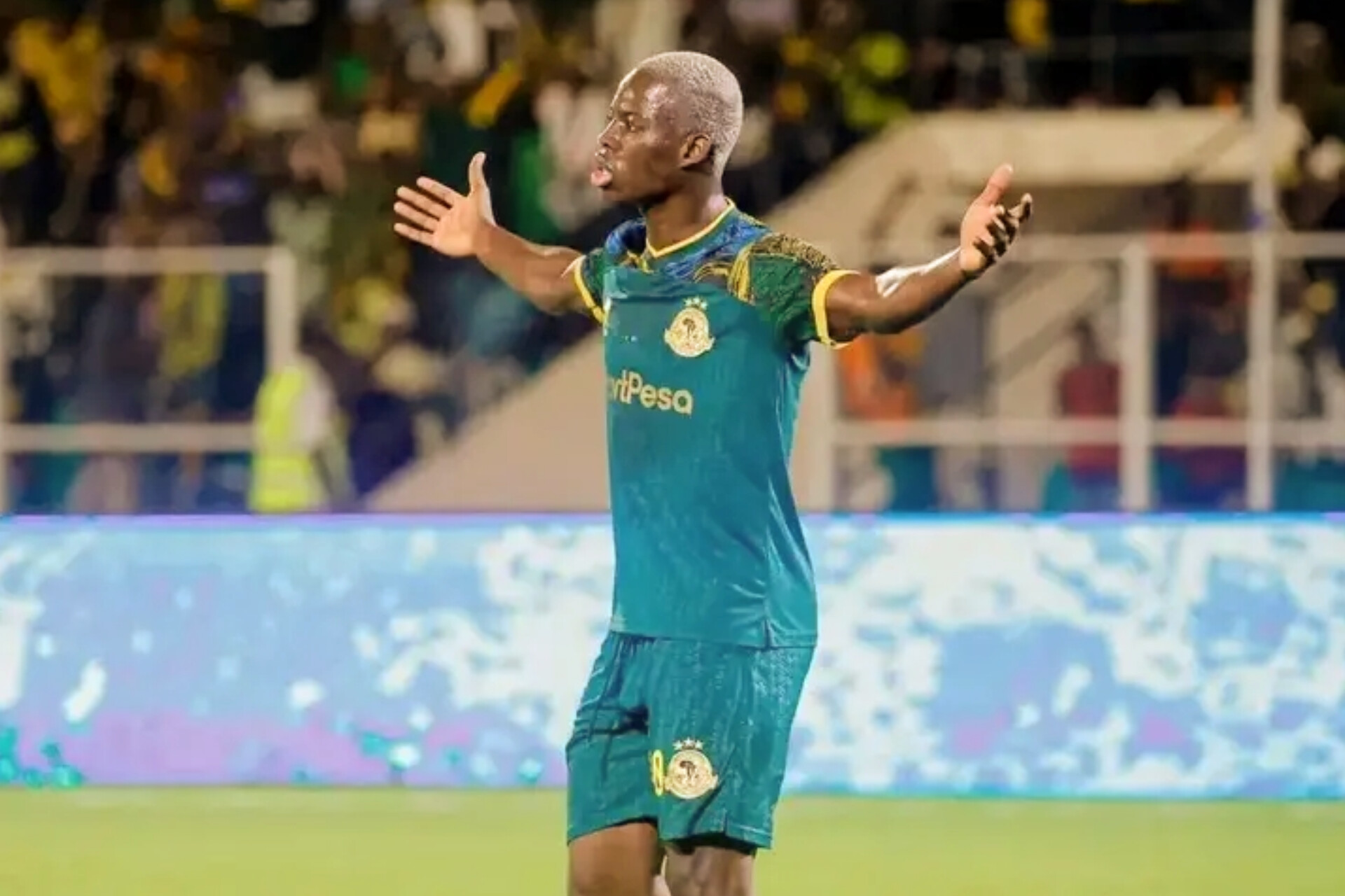 مهاجم يانغ أفريكانز التنزاني على طاولة الوداد المغربي