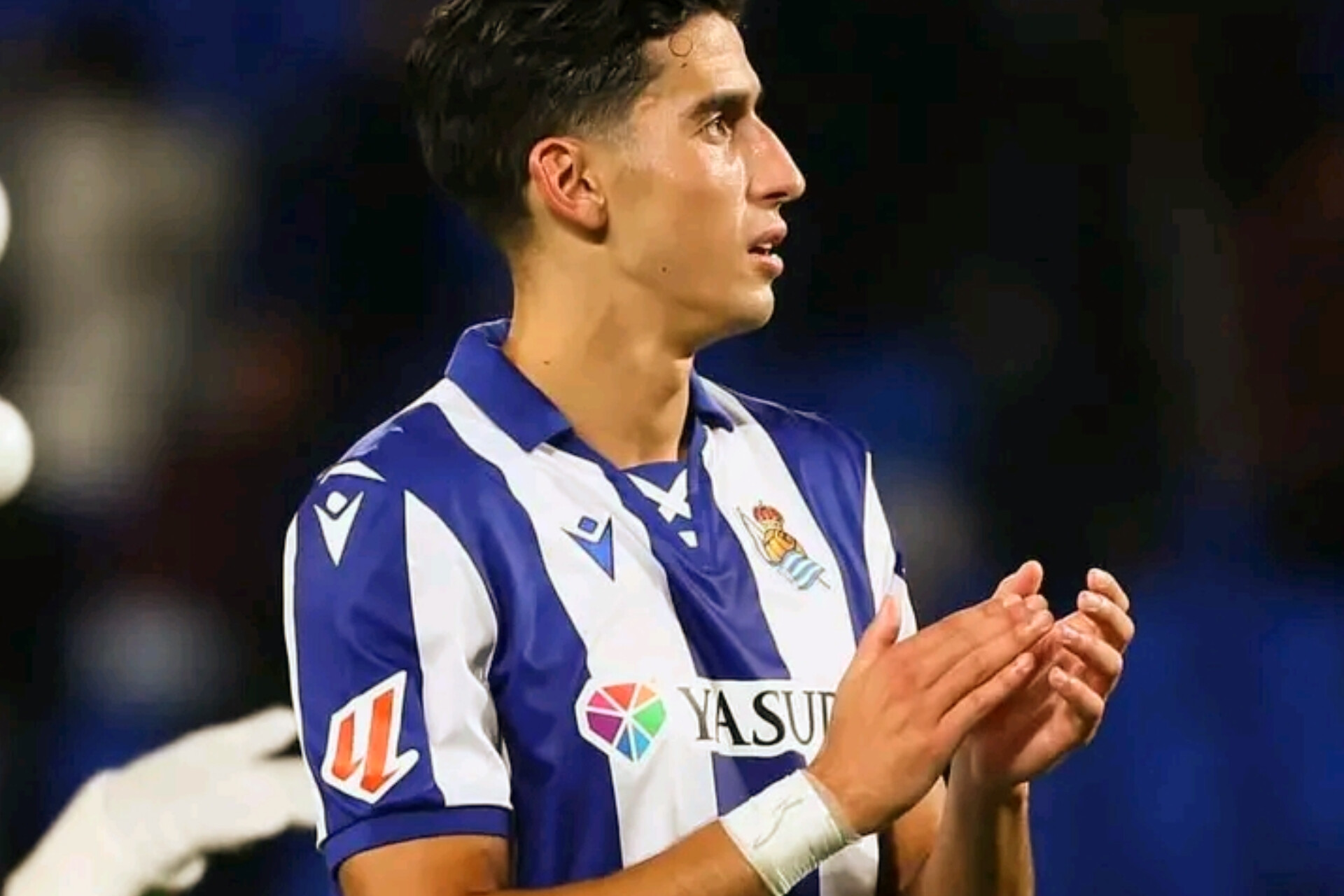 الدولي المغربي الدولي المغربي نايف أكرد اختار الطريق الصحيح