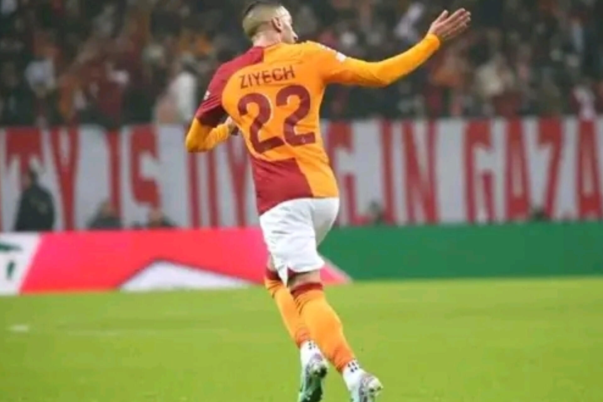 الحسم في ملف المهاجم الدولي المغربي حكيم زياش