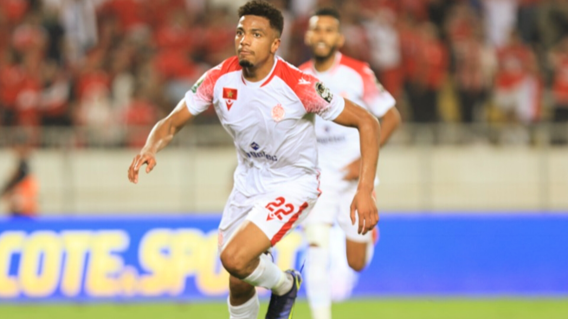 عودة المدافع الدولي المغربي أيوب العملود إلى الدوري المغربي