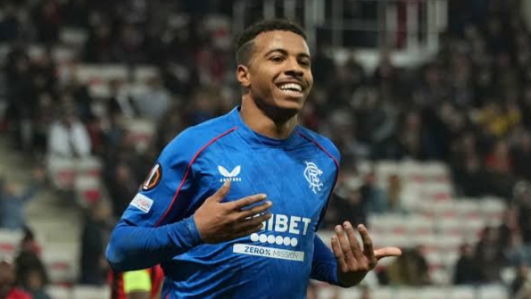 جلاسكو رينجرز يحسم مستقبل المغربي حمزة إكمان