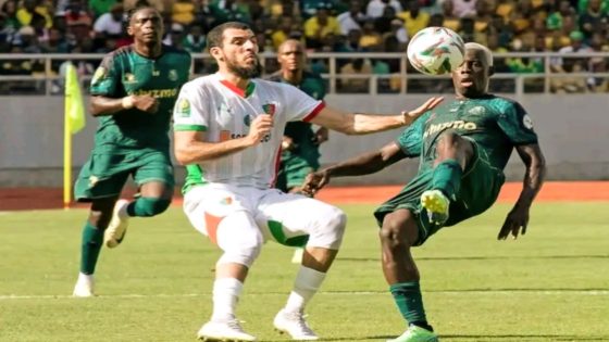 قرار نجم فريق يانغ أفريكانز عزيز كي يشعل مواقع التواصل الاجتماعي بخصوص انتقاله إلى الوداد الرياضي