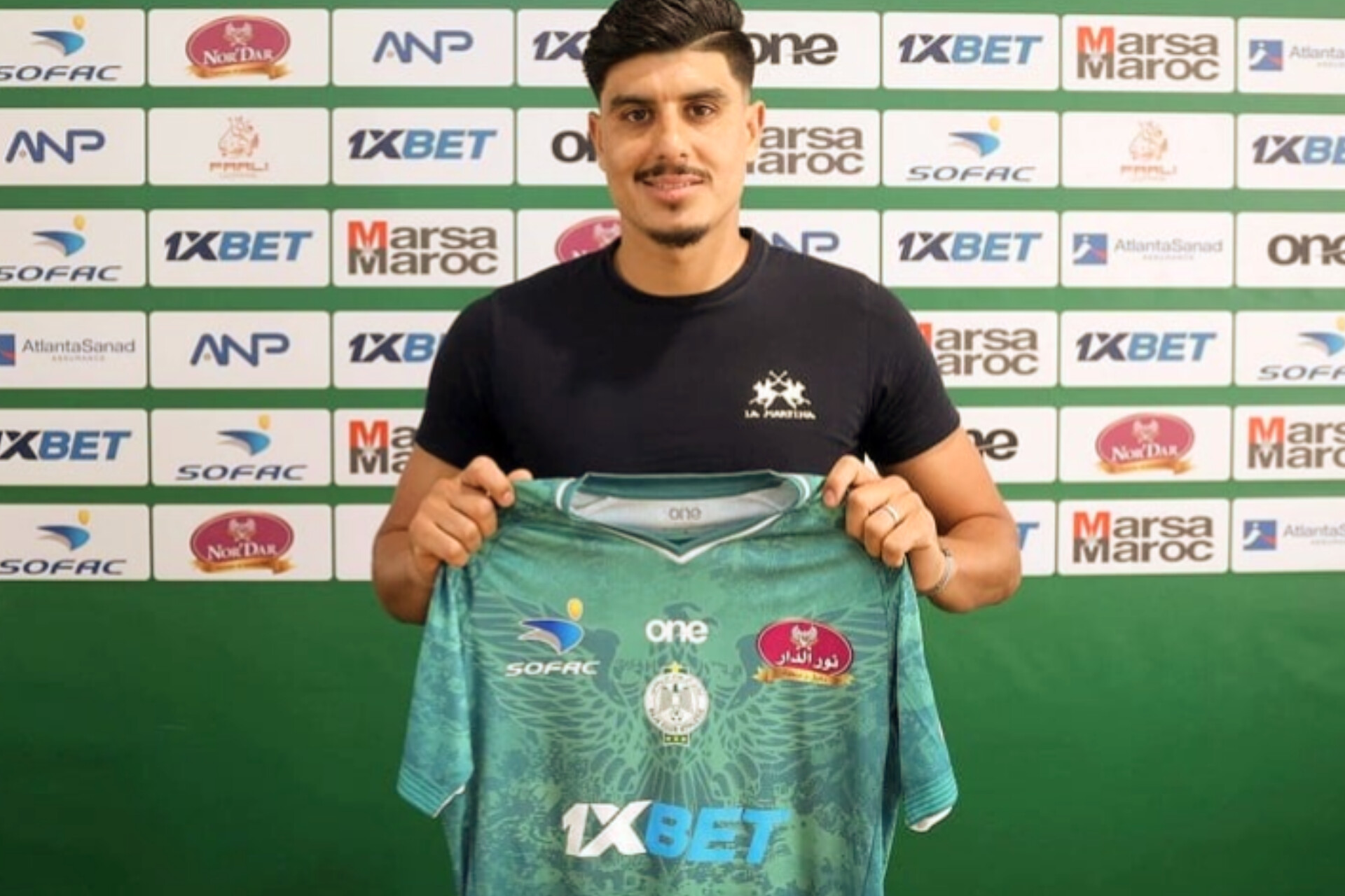 عبد الله خفيفي مدافع الرجاء الرياضي يقترب من الانتقال إلى الدوري السعودي للمحترفين لكرة القدم