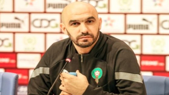 وليد الركراكي في ورطة كبيرة بفقدان لاعب بارز كان يعول عليه في كأس إفريقيا للأمم المغرب 2025