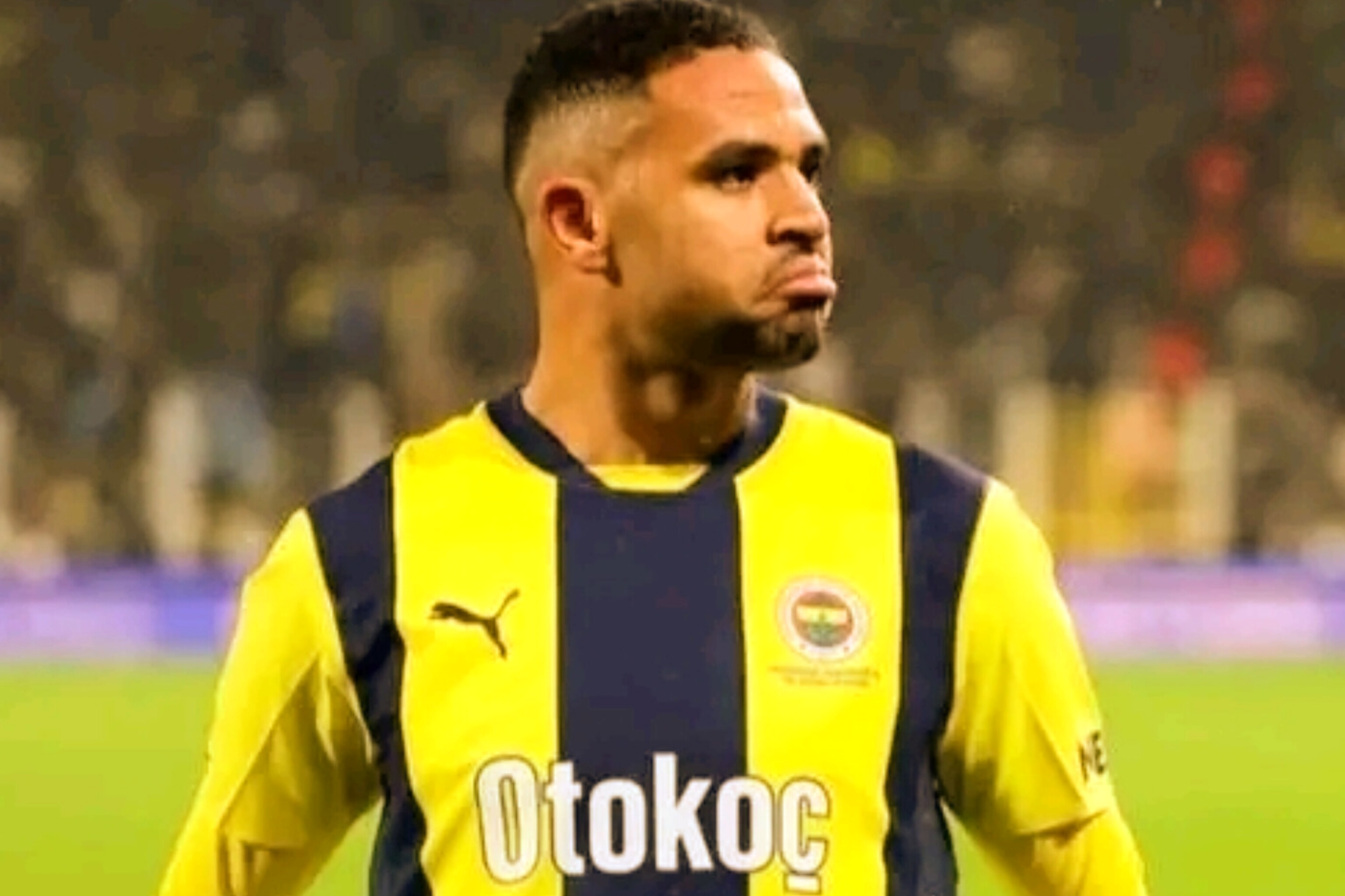المدرب البرتغالي المثير للجدل جوزيه مورينيو يتوجه بطلب غريب للمهاجم الدولي المغربي يوسف النصيري بعد تسجيل هدف الفوز
