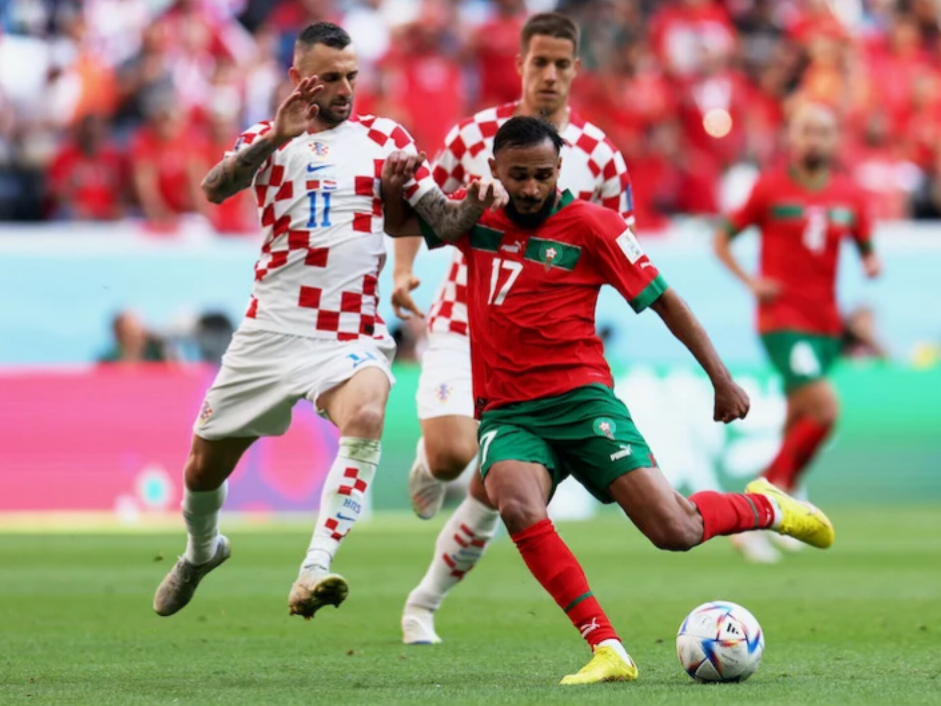 سفيان بوفال يفرض وضعا جديدا على وليد الركراكي مدرب المنتخب المغربي