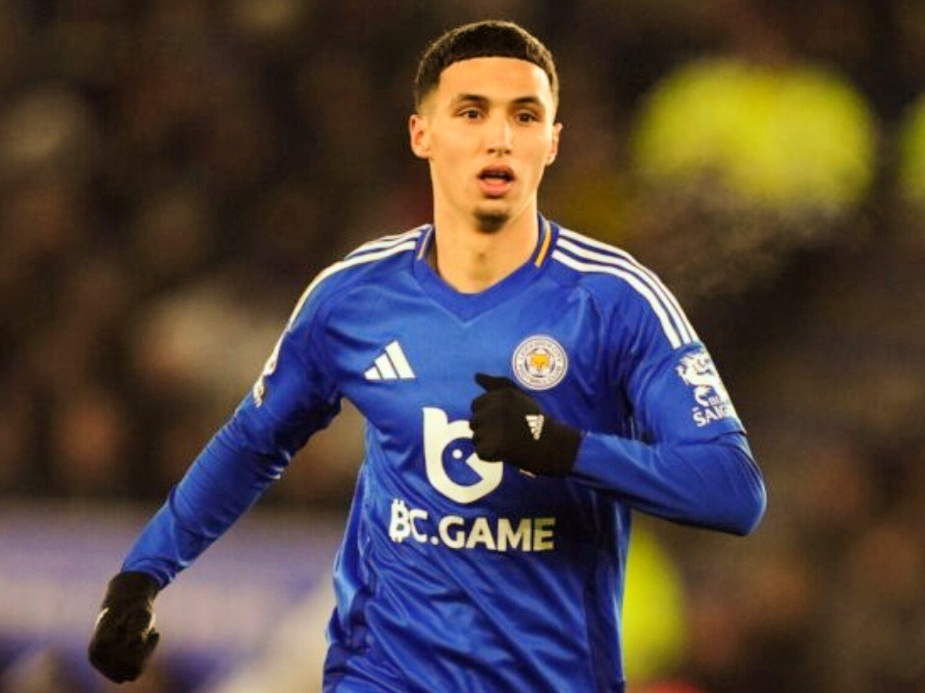 الدولي المغربي بلال الخنوس في ورطة كبيرة مع فريقه ليستر سيتي الإنجليزي