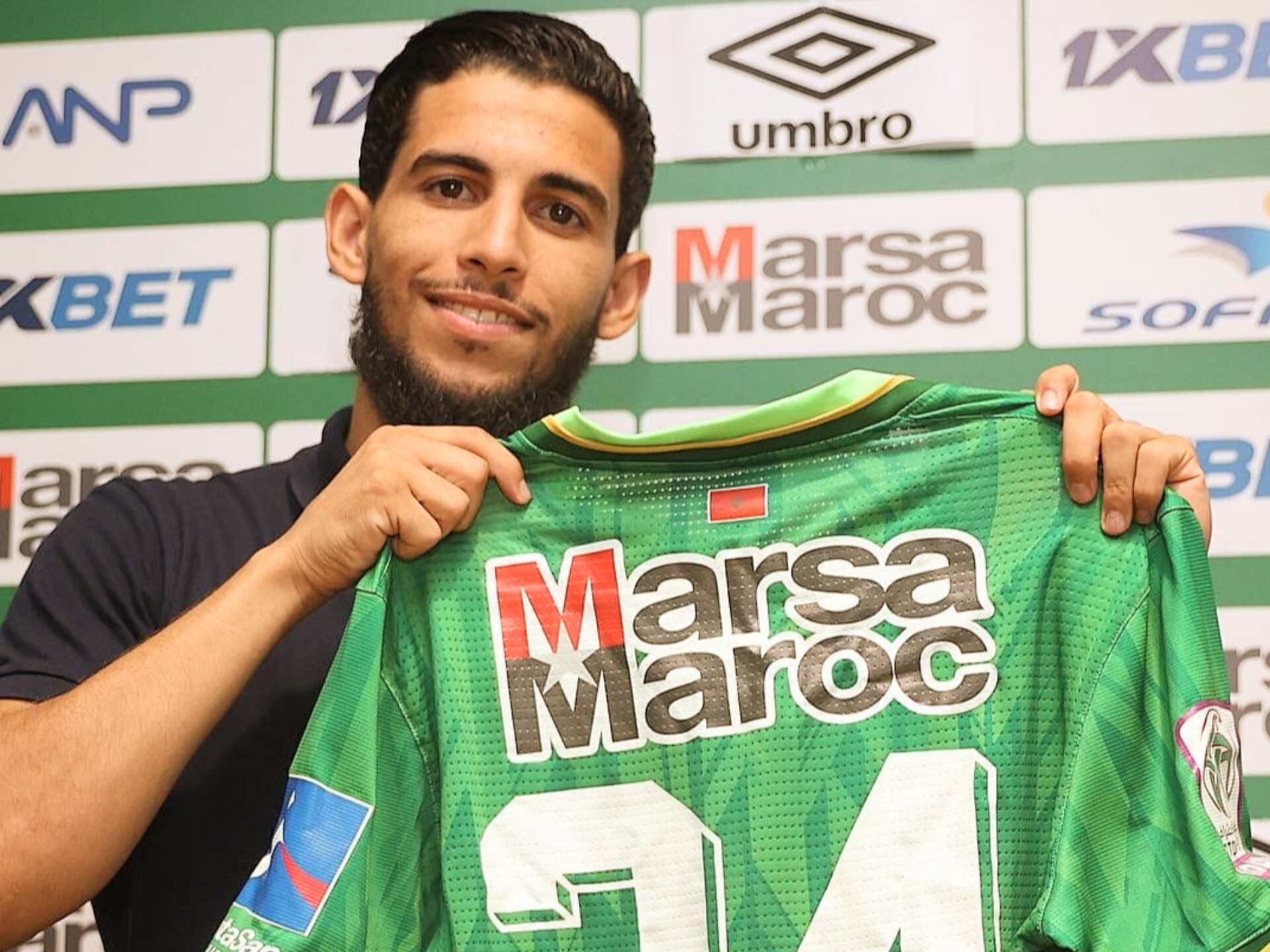 لاعب خط الوسط بنادي الرجاء الرياضي صابر بوغرين يحسم التجديد بعد تلقيه عرض سعودي
