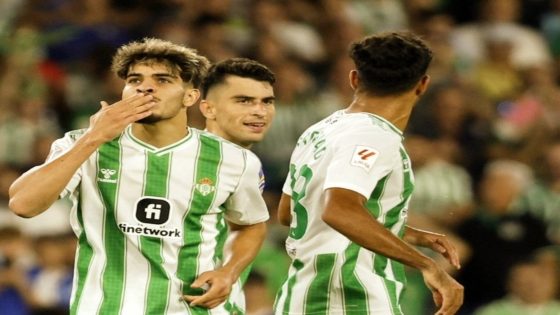 مانويل بليغريني يعيد الجناح الدولي المغربي عبد الصمد الزلزولي إلى الواجهة