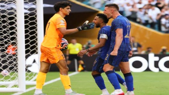 ياسين بونو يتعرض لفضيحة من طرف الفيفا و مكونات الهلال السعودي ينتفضون