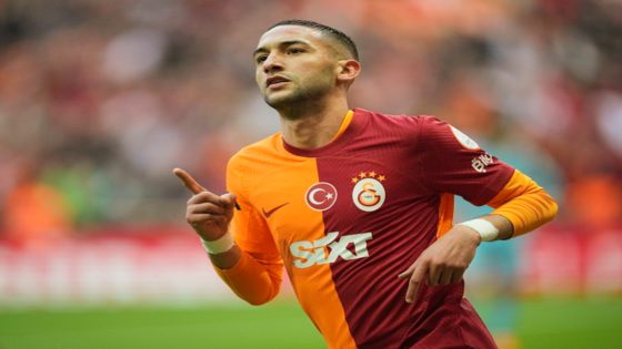 فيورنتينا الإيطالي يرد بخصوص التعاقد مع حكيم زياش