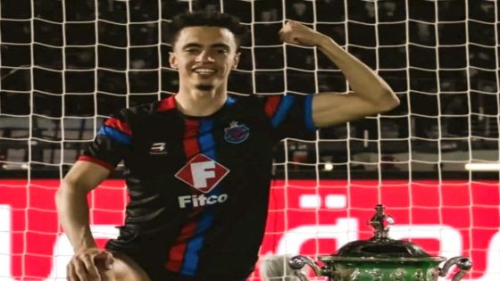 صفقة انضمام اللاعب لاميرات إلى نادي الرجاء الرياضي منعطفًا مفاجئً