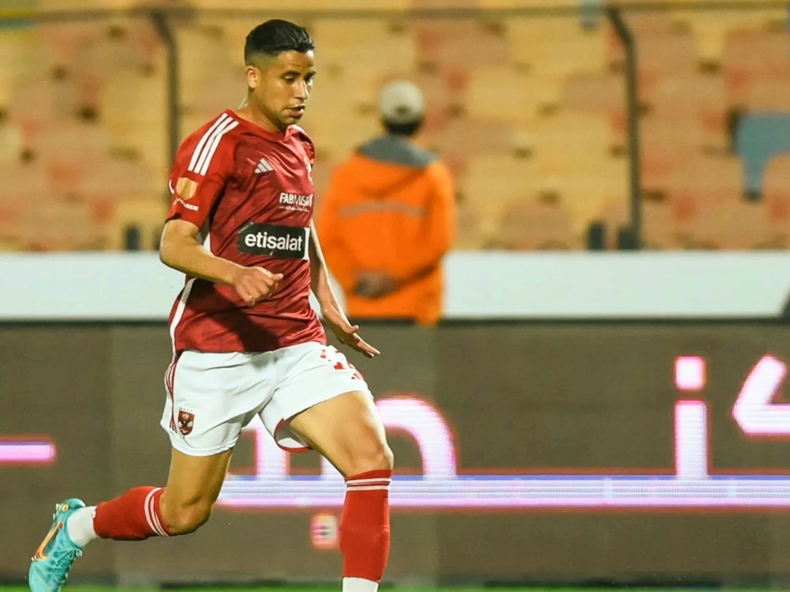 رضا سليم لاعب الأهلي يقترب من العودة إلى الدوري المغربي